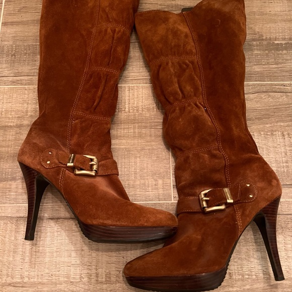 Michael Kors Boots Suede Cognac Never Worn Size 8 Gold Buckel - Picture 1 of 5